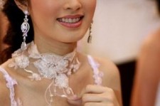 清远人妖皇后(中国富豪娶人妖皇后)