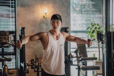 清远肌肉男模(肌肉男模板)