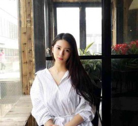 清远女友兼职模特的小说(女友兼职模特的小说保举)