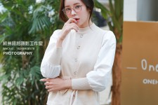 清远兼职模特被摄影师亲(兼职模特被摄影师亲了)