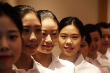 清远私人伴游招聘 度假区万元月薪招“泳装伴游”