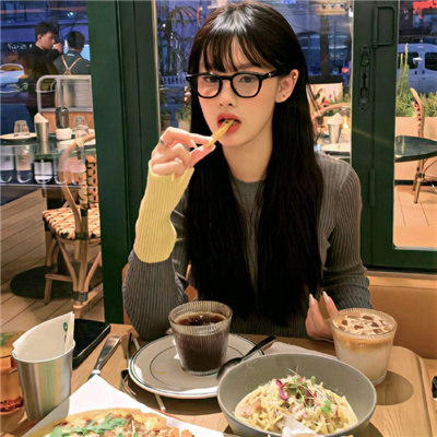 清远伴游女生娄婷的资料