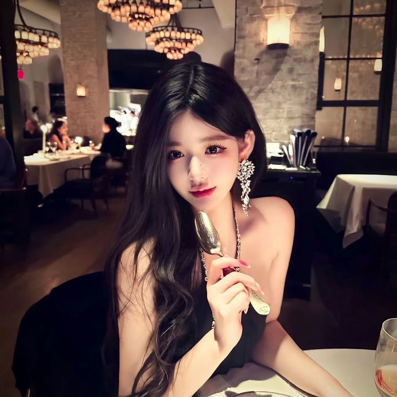 清远伴游女生蓝盈盈的资料