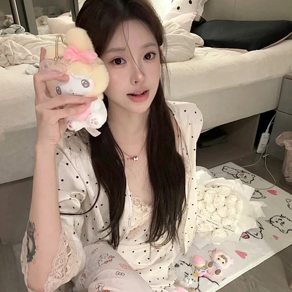 清远伴游女生 | 微微的资料